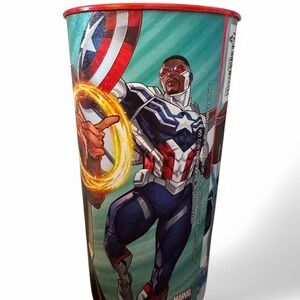 Set of 2 Marvel cups brand new.